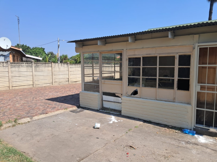 2 Bedroom Property for Sale in Oos Einde North West